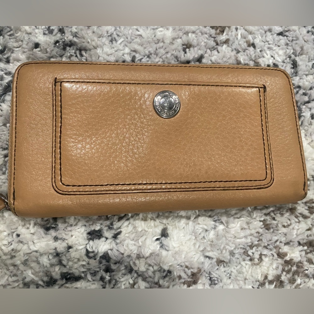 Coach‎ Accordian Zip Wallet Tan Calf Leather